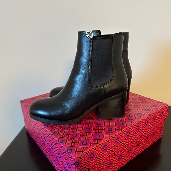 Tory Burch Nicola Bootie - Picture 5 of 12